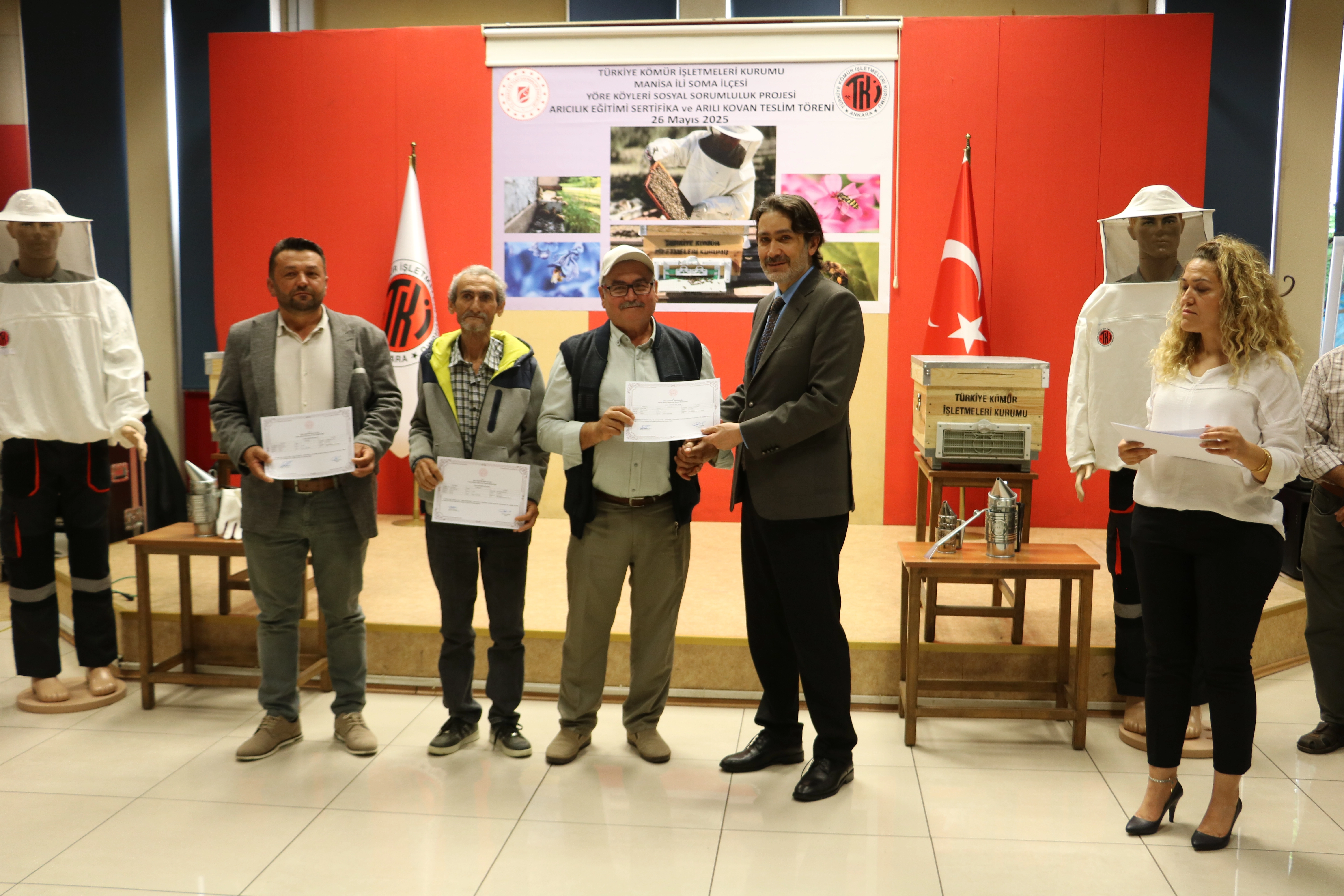 Soma’da Arıcılık Projesiyle Hem Üretim Hem Dayanışma Güçleniyor